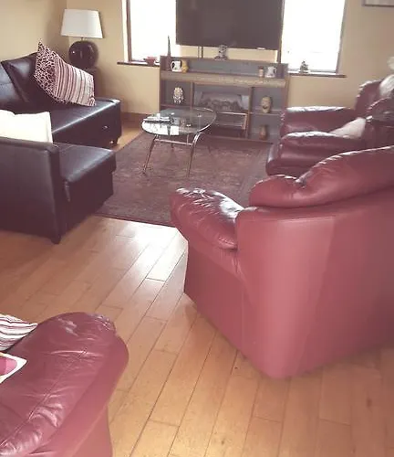 Tulla Self Catering Appartement *